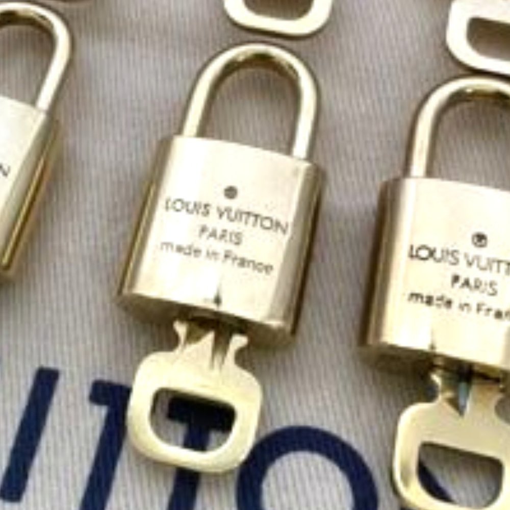 SALE! Louis Vuitton Lock & Key Gold Brass Authentic MINT - Picture 9 of 15